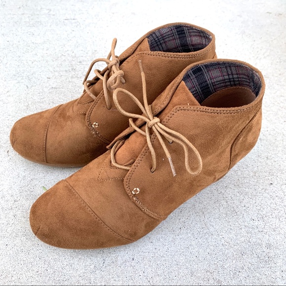 New Vegan Suede Brown Tan Lace Up Wedges Booties - Picture 3 of 8